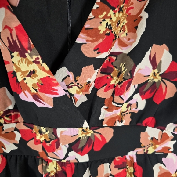 Madewell V Neck Tulip Sleeve Mini Dress in French Rose Black Red Floral Womens 8 - Picture 6 of 10